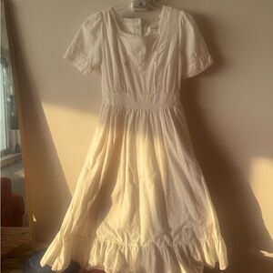 Elegant White Midi Dress